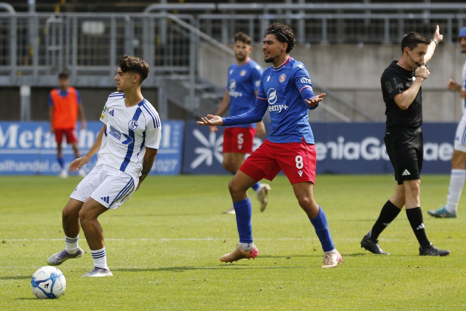 Auswärts bei Schalke 04 U23 – Faninfos für Sonntag