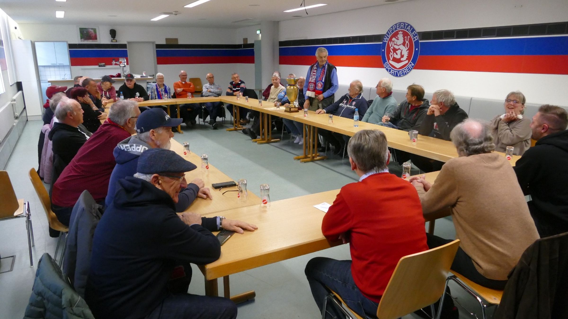 Ein Foto aus dem Presseraum im November 2024.